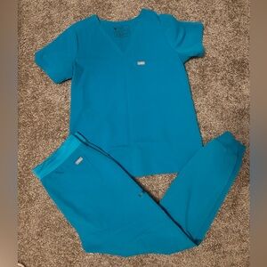 Medium Tall Figs single pocket scrub top and high waisted joggers